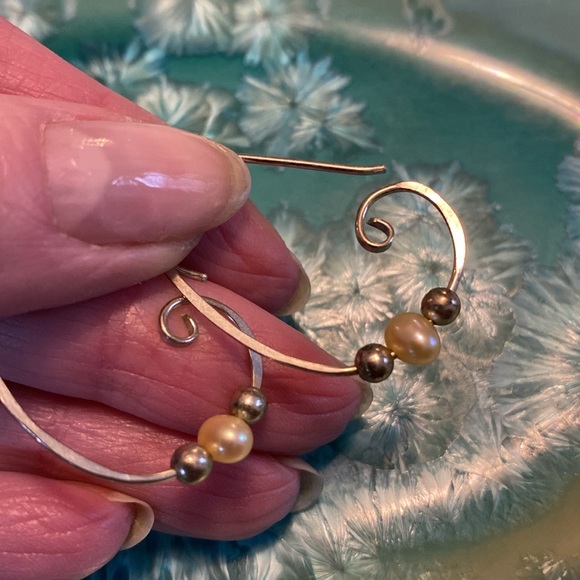 Handmade Silver Possibly Sterling Wire Earrings With Pearls - Picture 9 of 16